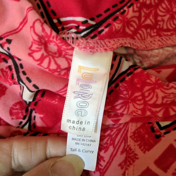 LuLaRoe Heart Tall & Curvy Leggings - Picture 6 of 8